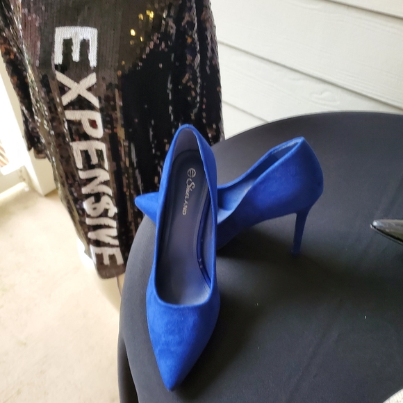 Shoes - Picture 4 of 9